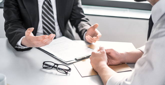 ¿POR QUÉ CONTRATAR UNA FIRMA DE ABOGADOS ES UNA INVERSIÓN INTELIGENTE?